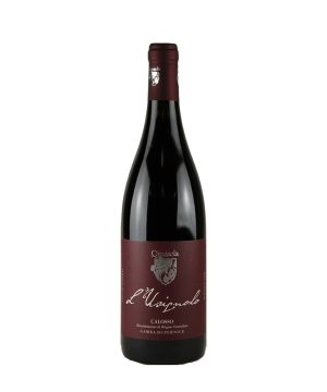 Fles rode wijn L'Usignola van Qimisola uit Piemonte, gemaakt van Gamba di Pernice-druif.